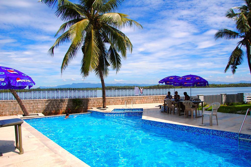 Blue Waters Kundapur Exterior foto